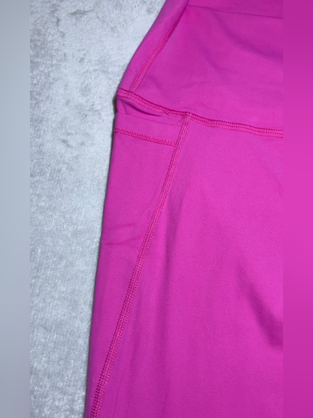 NWT!! High-Waist Pocket Leggings in Fuchsia
$30 Retail - Picture 5 of 10